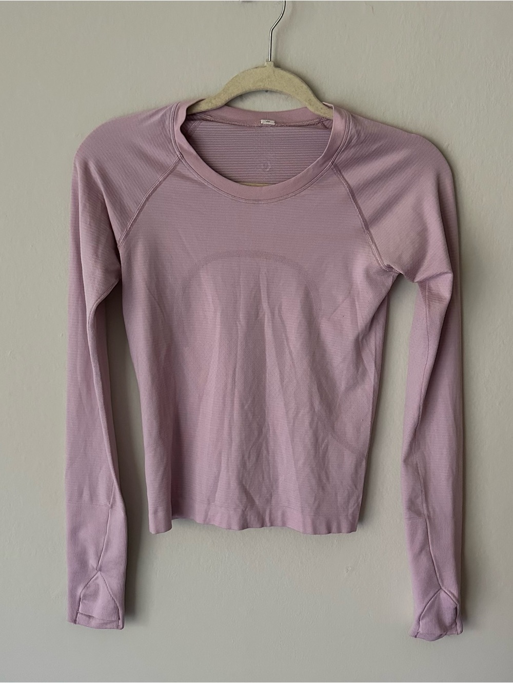 Lululemon Swiftly Tech Long-Sleeve Shirt Waist Length in Pink Size 4 - Picture 3 of 9